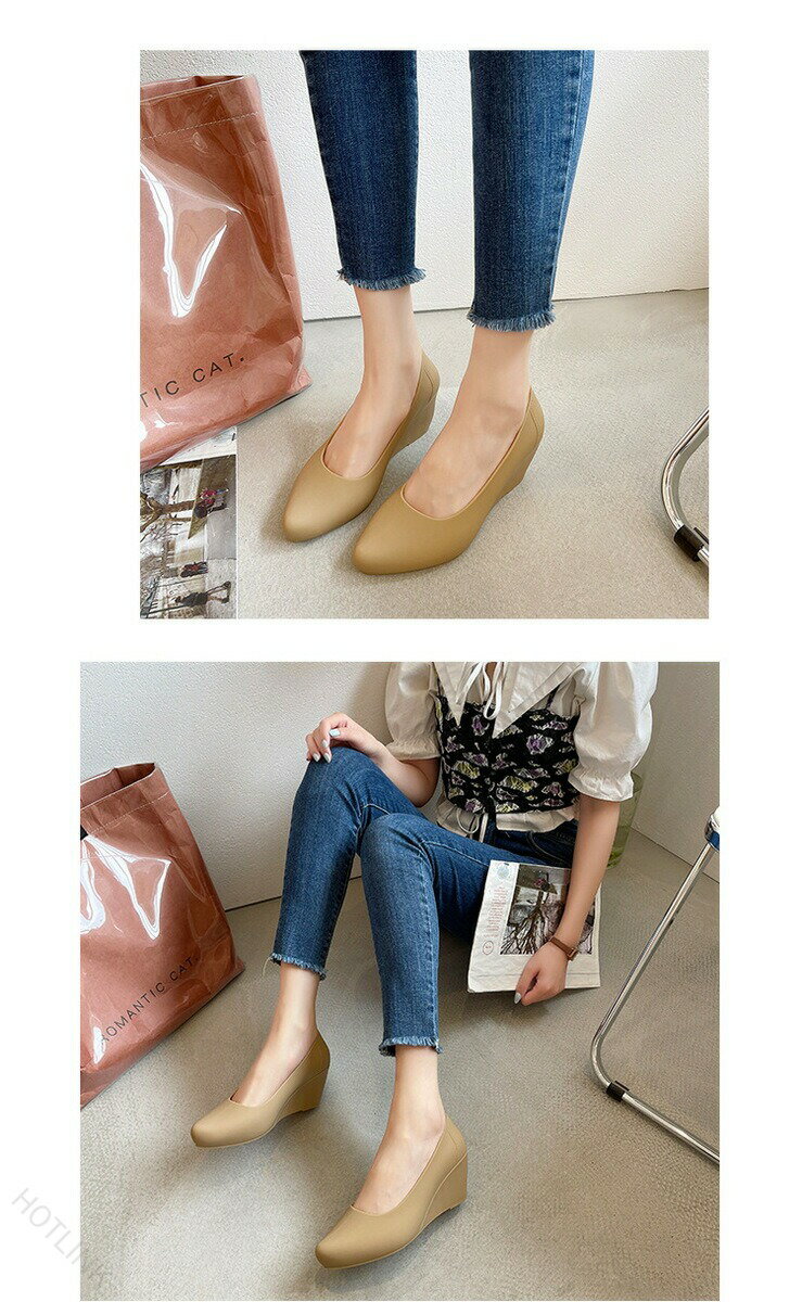 商品情報商品名おしゃれな雨晴れ兼用レインパンプス♪商品説明晴れていても違和感なく履けるきれいめなデザインで、急な雨でも水や汚れをしっかりはじく頼もしい防水仕様。雨をはじく撥水仕様のpvc素材で急な雨でも安心な全天候型パンプスがいよいよ販売開始。履いた感じはシンプルですが、サイド、バックスタイルは正にお洒落大人パンプスに相応しい完成度！1足持っていると大変重宝し毎日のお仕事のパートナーとしても大活躍間違いなし！サイズ/寸法36（内寸23cm）37（内寸23.5cm）38（内寸24cm）　39（内寸24.5cm）　サイズ選択方法：サイズ＝足長＋0.5cmヒールの高さ約6cm素材PVC生産国中国注意事項※カメラやモニターの性質により、画像と実物の色の違いがある場合がございますのでご理解願います。※測量の方法等によって、若干の誤差が生じる場合がございます、予めご了承ください 指定された配送時間は承っておりません。【HOTLINK】