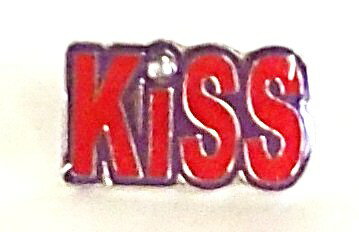 USAピンバッチHL-021 KISS　【送料込み】