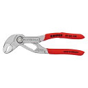 メーカー名：KNIPEX(クニペックス)品番：8703-125商品名：コブラ ウォーターポンププライヤー●ヘッド仕上げ：クロムメッキ●ハンドル仕様：滑り止めプラスチックコーティング●つかみ面：横すじ入り●調整段数：13●パイプつかみ能力(φmm)：25●ナットつかみ能力(mm)：27●全長(mm)：125●質量(g)：85●KNIPEXの“コブラ”は高性能なウォーターポンププライヤーです。●ジョイント部は横方向へのブレを防止する3枚合わせ（ボックスジョイント）。●プッシュボタンにより、素早く簡単にアゴの幅を細かく調整できます。●アゴの開き調整はプッシュボタンにて行うため、作業中は不意に口幅が変わらないので早く快適に作業ができます。●アゴの開きは片手で調節が可能です。●上のアゴを対象物にあて、プッシュボタンを押しながら、下アゴを上にスライドさせるだけで簡単に調整することができます。●口幅を最大に調節して握っても、ハンドルの間にクリアランスを確保する指詰めストッパー付き。●少ない力でパイプやナットを確実につかむ平行四辺形のアゴ形状。●てこの原理を最大限発揮するデザインで高いグリップ力を発揮します。●入念な焼入れ処理が施されたつかみ面の硬度は約HRC61で、耐磨耗性が高く、確実なグリップを発揮します。●材質はオイル焼き入れ焼き戻し処理済みのクロームバナジウム電気鋼。