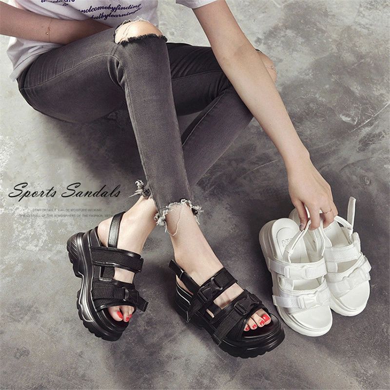 美脚効果 軽量 耐磨耗 防滑 柔らかいクッション PU 痛くない 歩きやすい 厚底サンダル スニーカーサン..