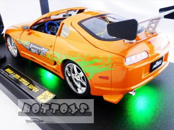 ヘッドライト テールライト 車体下ネオン点灯 ワイルドスピード ミニカー 1 18 スープラ ブライアンのフィギュア付 Led点灯 ワイルドスピード9 Jadatoys 予約商品 Hottoys ホットトイズ