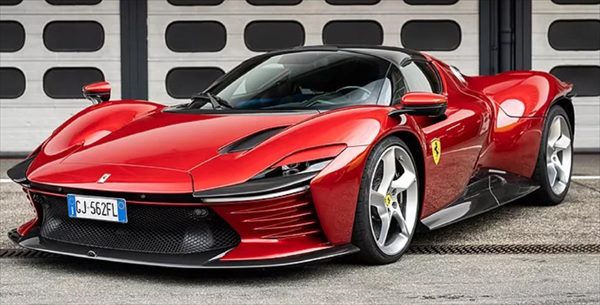 フェラーリ ミニカー ブラゴ 1/18 Ferrari 2022 赤色 NEW DAYTONA SP3 クローズルーフ 2022【限定予約商品】