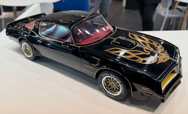 ミニカー 1/12巨大サイズ 1978 ポンティアック ファイヤーバード トランザム 「トランザム7000」劇中車 黒 バートレイノルズモデル OTTO-S【2000台限定予約商品】
