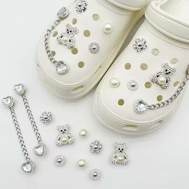 サンダルチャーム DIY キラキラ 靴チャーム クマ 靴飾り シューズ用 馬 花 取り外...