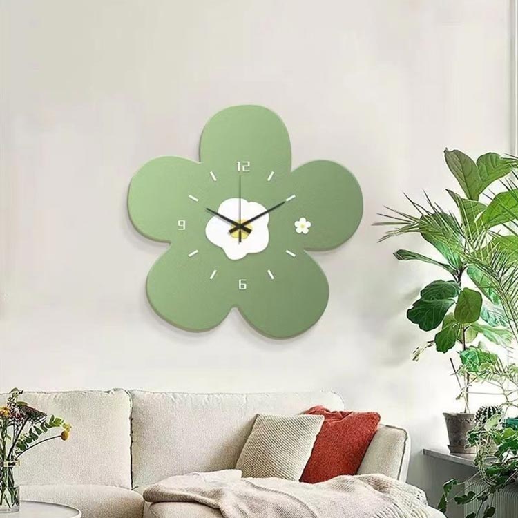 壁掛け時計 掛け時計 癒し かわいい クロック 壁掛け かべかけとけい 静音 可愛い プレゼント 時計 時計 子供部屋飾り 壁掛け時計 北欧 ウォールクロック 新築祝い 花の形 リビング 寝室 木製 [3]