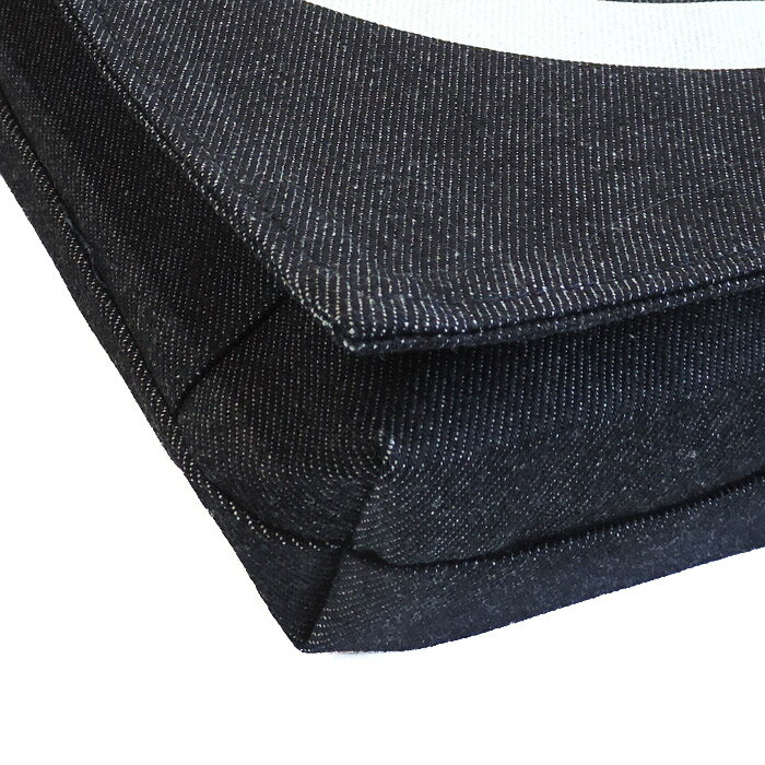 デニムショルダーバッグ　浪に月うさぎ　倉敷デニム　兎柄　真田紐　和風　和柄バッグ　斜め掛け可能　ウサギ柄バッグ