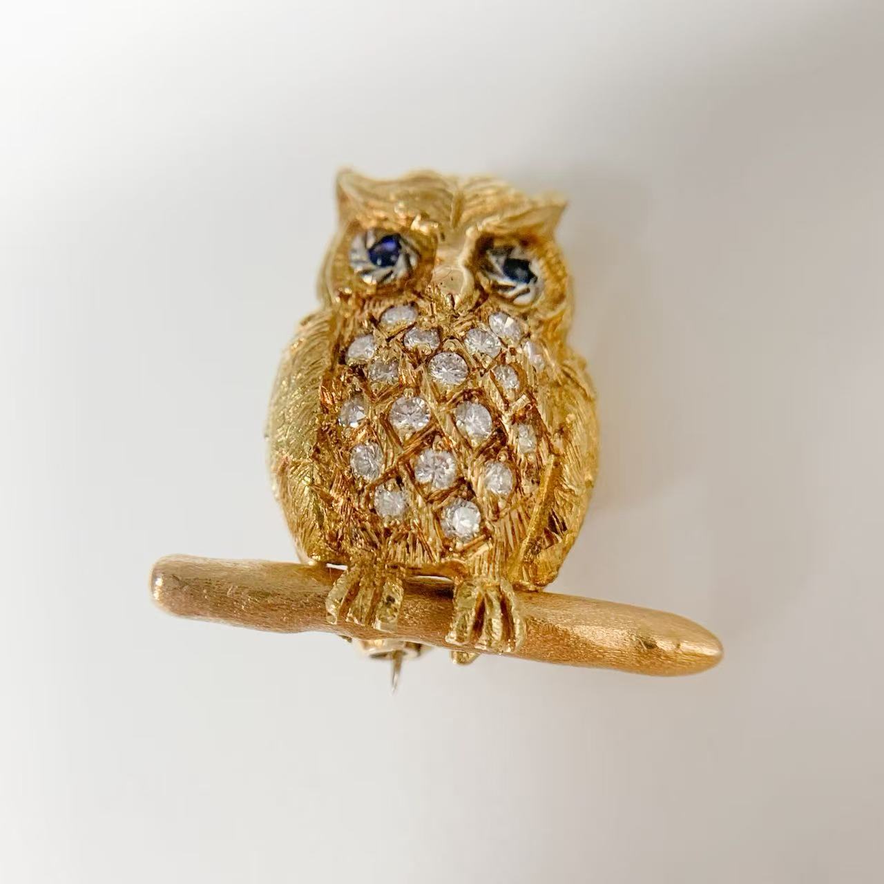 宝蔵shopの【中古】E. Wolfe &Co. エドワードウルフ＆カンパニー K18 フクロウ モチーフ ダイヤモンド 750ブローチ｜アングル2