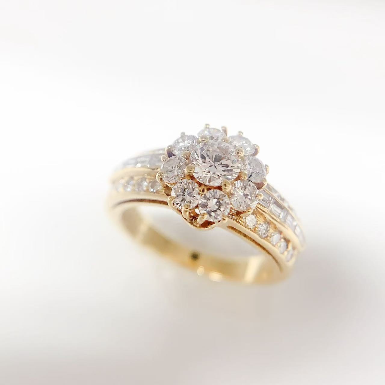 【中古】ヴァンクリーフ&アーペル Van Cleef & Arpels K18 フラワーダイヤリング イエローゴールド 750