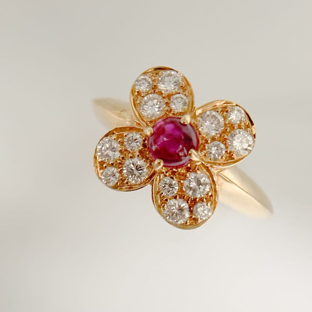 【中古】Van Cleef & Arpels ヴァンクリーフ＆アーペル トレフル カボション ルビー ダイヤモンド リング 指輪 K18