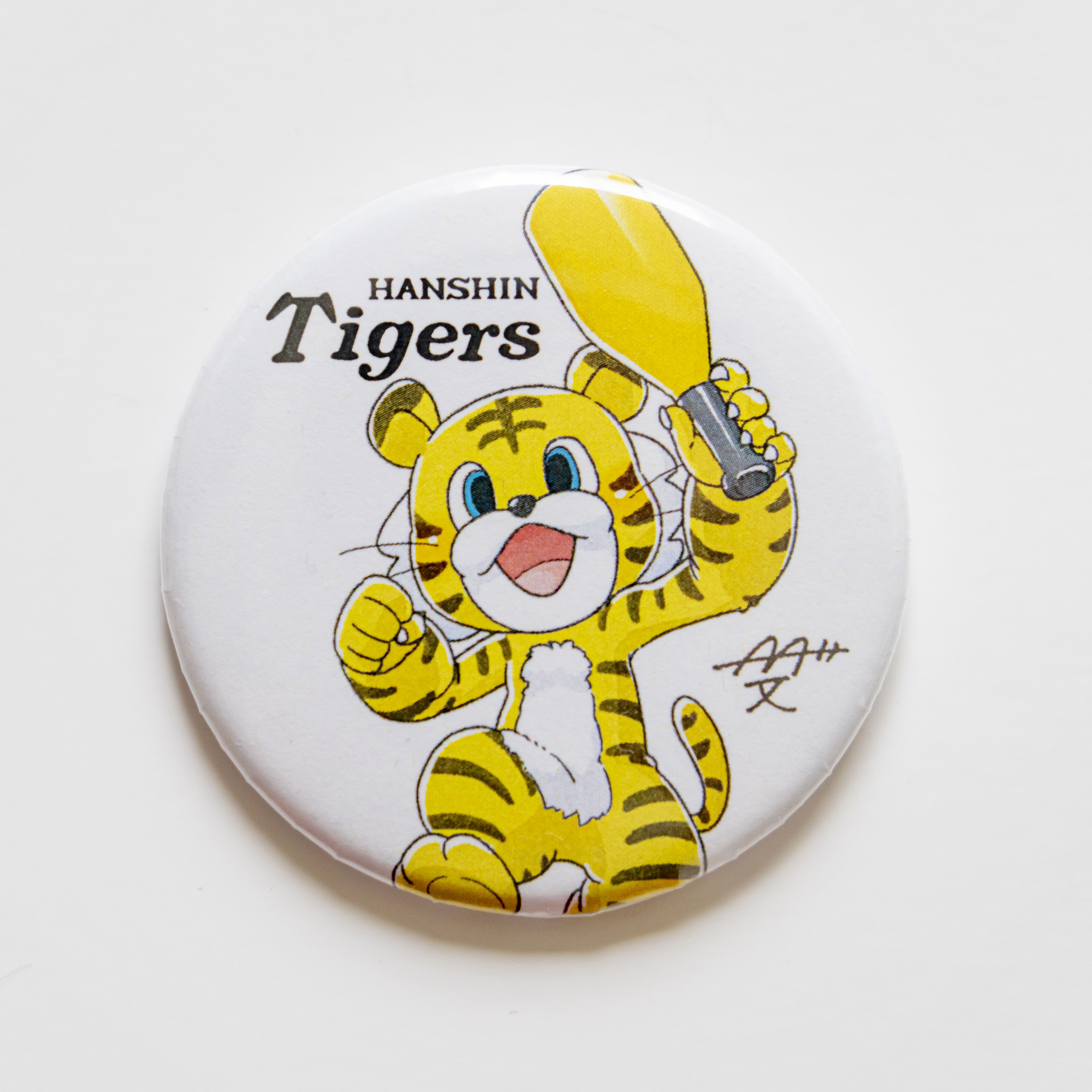 阪神タイガース×多田文ヒコ氏コラボ｜ 缶バッジ ピース君 直径56mm 1個　阪神 阪神タイガース承認 野球 応援グッズ 多田文ヒコ氏 トラ 虎 イラスト かわいい ワンポイント ファッション 雑貨