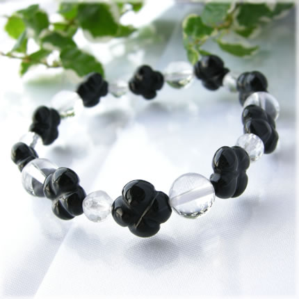 オニキス 水晶 パワーストーン ブレスレット 天然石 【魔除けのパワーストーン クローバー オニキス と 願いを叶える 水晶 の ブレスレットです】魔除け 浄化...