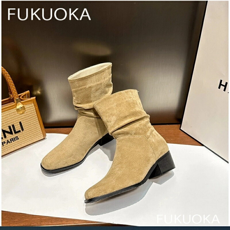 美脚×脚長効果スエード調スクエアトゥショートブーツ｜厚底チャンキーヒール｜レトロ風デニムマーティンブーツスクエアトゥ×スエード調、秋冬の主役ブーツレトロ感漂うデニムブーツ、街でも映える一足安定感抜群のチャンキーヒール、歩きやすさも◎隠し厚底でこっそり美脚