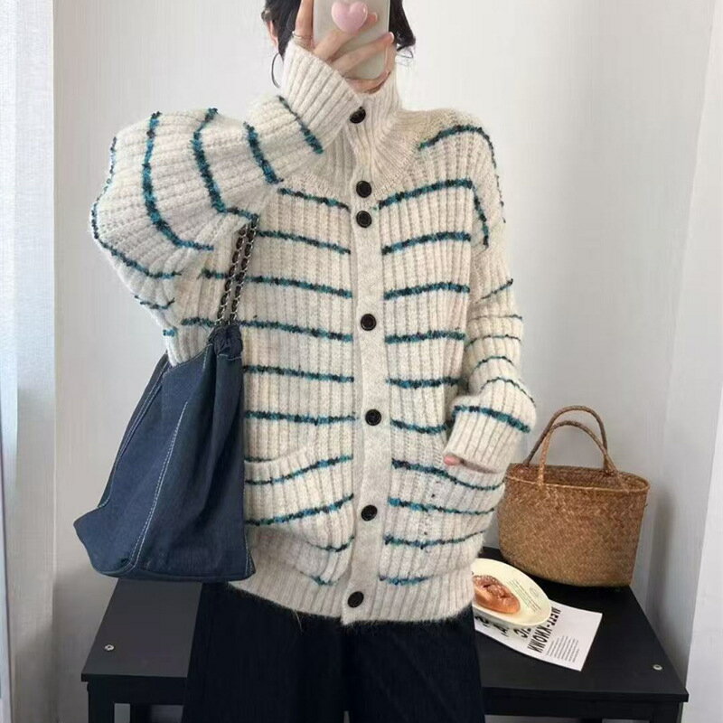 【送料無料 20%OFF】2025秋冬新作 レディース 襟付き バイカラー ストライプ ニットカーディガン 韓国..