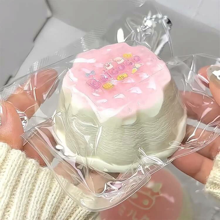 スクイーズケーキおもちゃ 水感スクイーズ 大きいパン スクイーズ パン型 ケーキ フード 伸縮性のあるスティッキーボールおもちゃ低反発ソフト握り心地 手触りが柔らかく パーティーの記念品やストレス解消のおもちゃとして最適で 子供も大人も大好きです hpy337-10013010 HPY商城 サンプル画像2