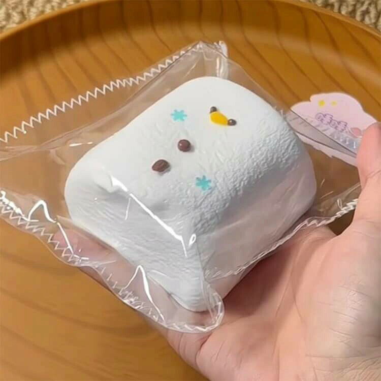 【複数特典】雪だるま型 水感スクイーズ ストレス解消 伸縮性のあるスティッキーボールおもちゃ 大福 スクイーズ 低反発 おもちゃ かわいい 握る もちもち おしゃれ ぷにぷに もっちもち Y2K 握って遊ぶ ぷにぷに ふわふわ感触 水感 粘土 泥感 ぬいぐるみ hpy337-10013137 HPY商城 サンプル画像2
