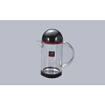 ピッチャー K-1183LB レッツ●容量:300cc●φ70×126×H160●材質:本体/ポリエチレン樹脂、フタ/AS樹脂、底ゴム/エラストマー●行き届いた細部への配慮本体底部にゴムを取り付けることによって、スベリ止め、消音作用を備え、かつ安定性もアップします。取り外しも可能で、洗浄が簡単です。●しずくが戻る清潔設計注ぎ口のカット面を斜めにし、かつ通路の上部に角度をもたせることにより、液だれしにくい構造になっています。※メーカー希望小売価格はメーカーカタログに基づいて掲載しています。(カタログ表示価格は消費税が含まれていません)