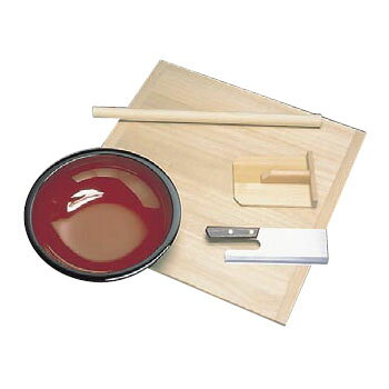 麺打ちセット A-1200●セット内容:麺台(サイズ:600×600mm、材質:桐、1個)、麺棒(サイズ:600mm、材質:イエローポプラ、1個)、こね鉢(サイズ:φ360mm、材質:フェノール樹脂、1個)、麺切庖丁(サイズ:刃渡240mm、材質:焼入鋼、1個)、こま板(サイズ:150×200mm、材質:スプルス、1個)、実演テープ(1個)※メーカー希望小売価格はメーカーカタログに基づいて掲載しています。(カタログ表示価格は消費税が含まれていません)