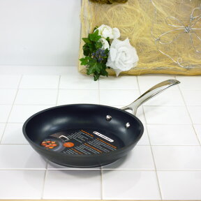 ル・クルーゼ（Le Creuset） TNS シャロー・フライパン 22cm 962030-22 （日本正規販売品）