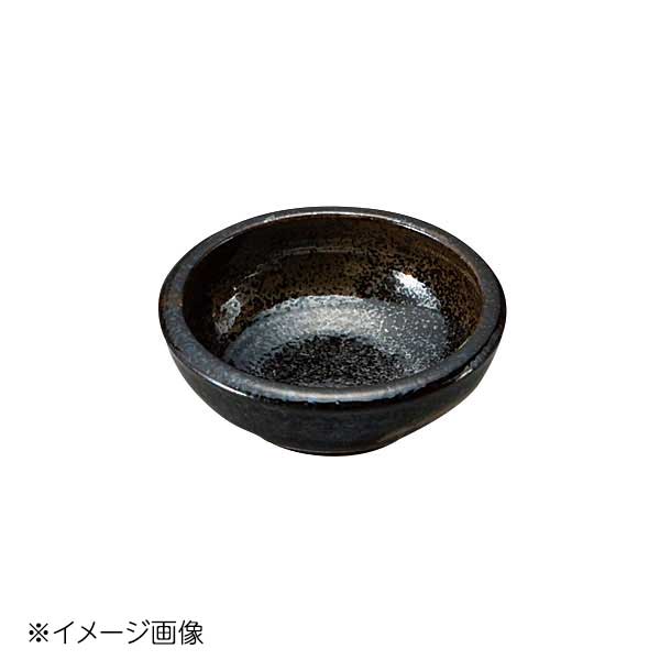 黒地に白い刷毛を豪快な筆捌きで作り上げました。繊細な料理を引き立てます。●サイズ：φ12.6×4.5cm ●素材：磁器 ●品番：T273-16-27※メーカー希望小売価格はメーカーカタログに基づいて掲載しています。(カタログ表示価格は消費税が含まれていません)※画像はイメージです。シリーズで画像を共用している場合があります。※閲覧環境により実際の色味や質感と異なって表示される場合がございます。※部品・パーツなどの一部の商品では本体の商品画像を使用しております。※製品の仕様・画像・パッケージは、メーカー側から予告なく変更される場合があります。黒地に白い刷毛を豪快な筆捌きで作り上げました。繊細な料理を引き立てます。●サイズ：φ12.6×4.5cm ●素材：磁器 ●品番：T273-16-27