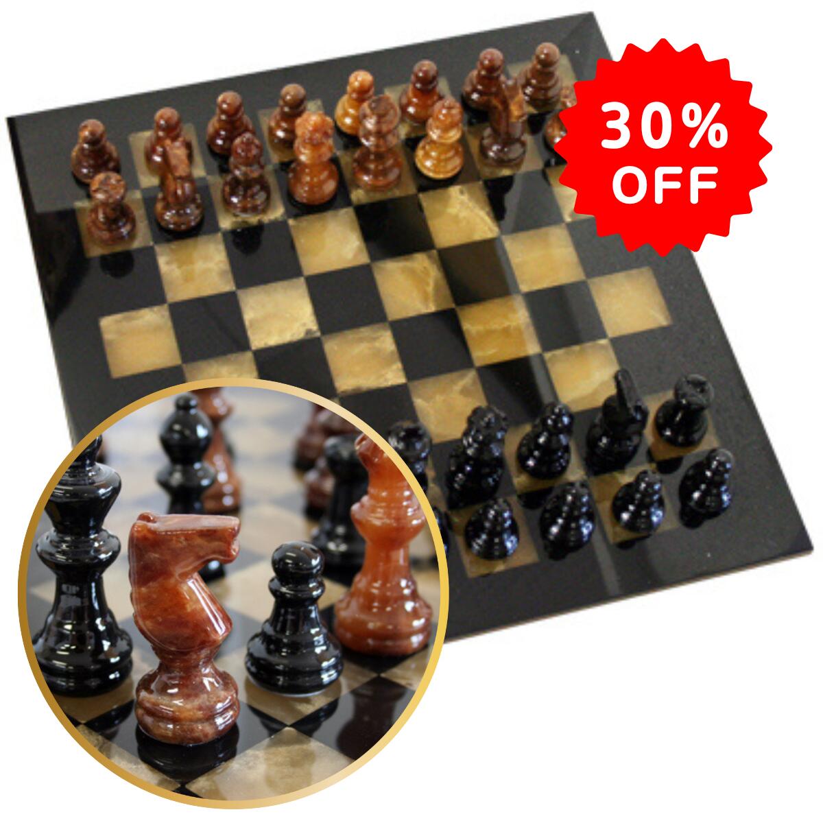 Alabaster Stone Chess Set-Black/Brown-(14097NS) 【ボードサイズ：375×375mm/キング高さ：75mm】アラバスターチェスセット-黒/茶-(14079NS) 『アラバスター』とは、古来より美術工芸品や建築などに広く使用されてきた、最も古い天然石と言われています。光を通す美しい白色で、キメが細かくつややかな大変美しい素材です。日本語では、そのような特徴から、『雪花石膏（せっかせっこう）』という素敵な名前が付けられています。また、最も優れた英文学作家として知られる、ウィリアム・シェイクスピアは、女性の美しいきめ細やかな肌を『アラバスターのようになめらかで白い肌』と表現しています。天然素材ですので、1つとして同じ模様はなく、世界でたった1つしかない1点物のチェスセットです。高貴で上品なデザインと、アラバスターならではの重みからくる駒の心地よい音。アラバスターのチェスセットでのプレイは、優雅な時間を大切に過ごすあなたにぴったりです。『黒/茶』のカラーは、落ち着いた大人の印象。色味を抑えたモダンな雰囲気は、重厚感のある堂々とした風格を感じさせます。※ご確認ください※天然石に加工が施されているため、色や風合いが変化する場合がございます。予めご了承の上ご購入いただきますようお願いいたします。輸入国：イタリア　メーカー：SCALI SALVATOREサイズキング高さ：75mm　キング底面Φ：30mmボードサイズ：375mm×375mm×10mm　マス目サイズ：40mm×40mm材質：アラバスター（天然石）内容ボード×1　駒×1セット　