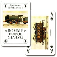 Spielzeug-Eisenbahnen Romme,Bridge,Canasta【トランプで蘇るメルクリン】トランプ　おもちゃの鉄道世界最大手の鉄道模型メーカー、メルクリン社やビング社の鉄道模型の写真をコレクションした、ファンにはたまらない一品。ジョーカー2枚を含む54枚のトランプには、それぞれレトロでクラシックな鉄道模型の写真の数々があしらわれています。中には鉄道だけでなく、駅舎や踏み切りのカードも。絶版品。国：ドイツメーカー：VEB Altenburg/GERMANカードサイズ：ブリッジ素材：トランプ紙　