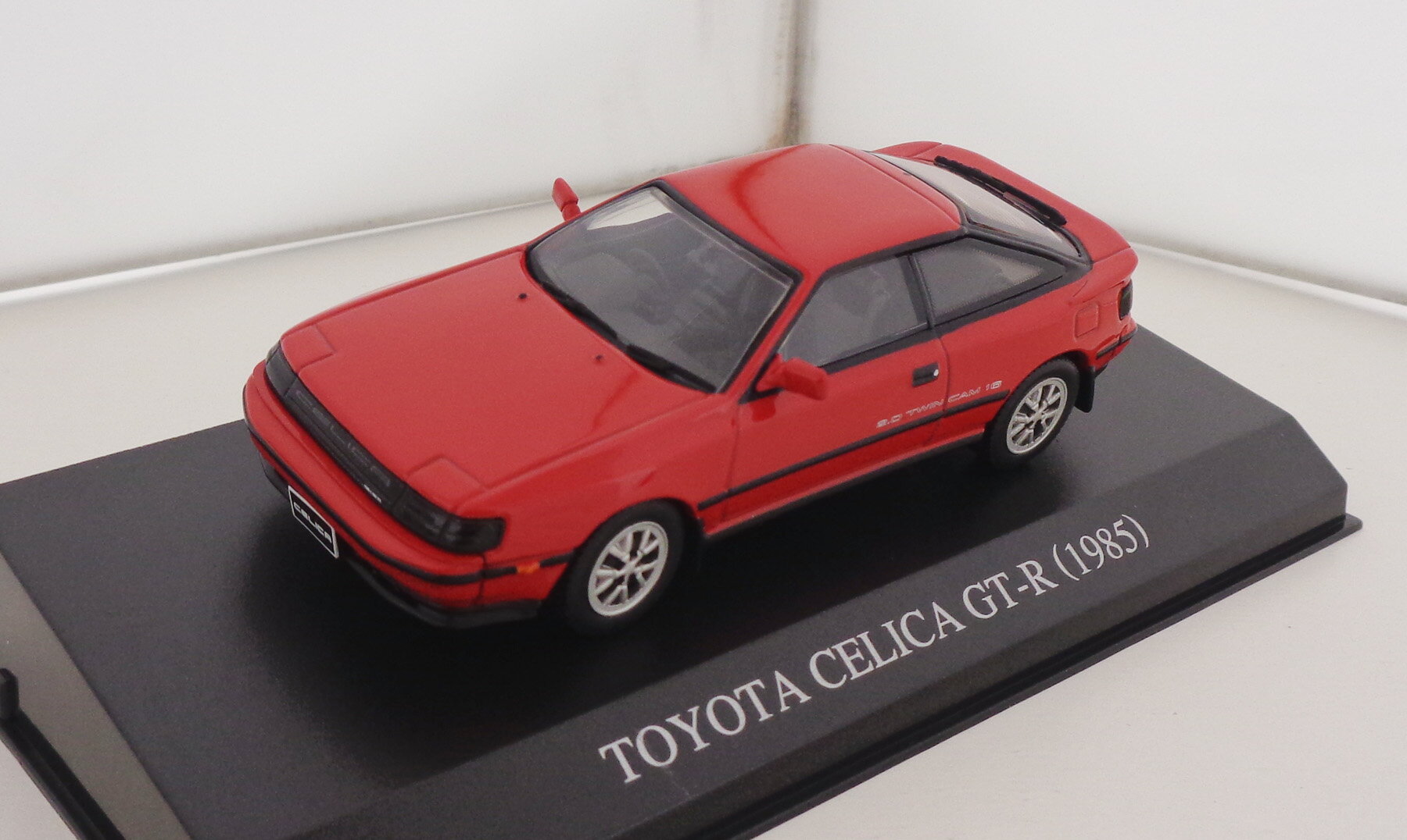 【中古】 その他 スケールミニカー(1/43) DISM トヨタ セリカGT-R 前期 レッド 【C】 ※開封品・外箱に汚れなどの傷みあり・商品の性質上多少の塗装ムラ等はご容赦ください 2