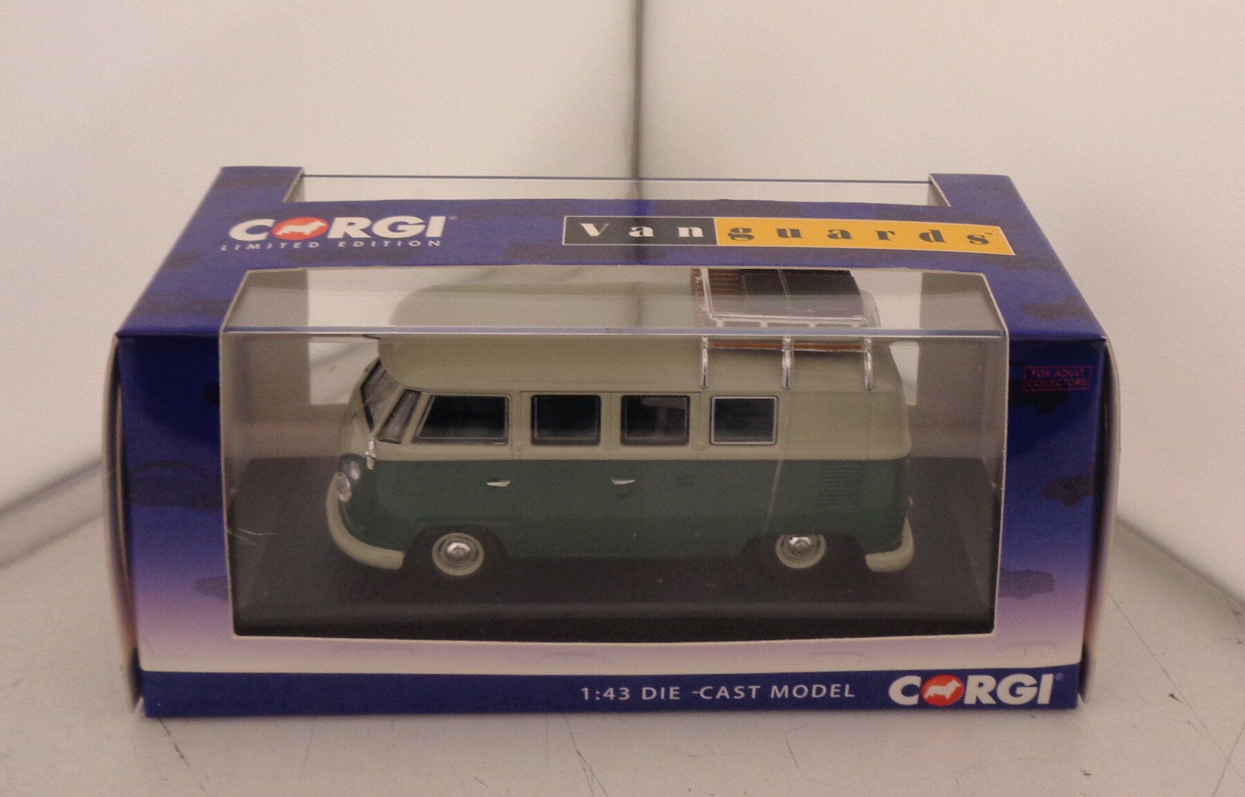 楽天ホビーランドぽち　楽天市場店【中古】 その他 スケールミニカー（1/43） 京商/コーギー　1/43 VWタイプ2 1500SP D.Caravette【CGVA14500】 【C】 ※開封品・ケースに細かなキズ多数・フロントに色飛びあり　※商品の性質上若干の塗装ムラ等はご容赦下さい。