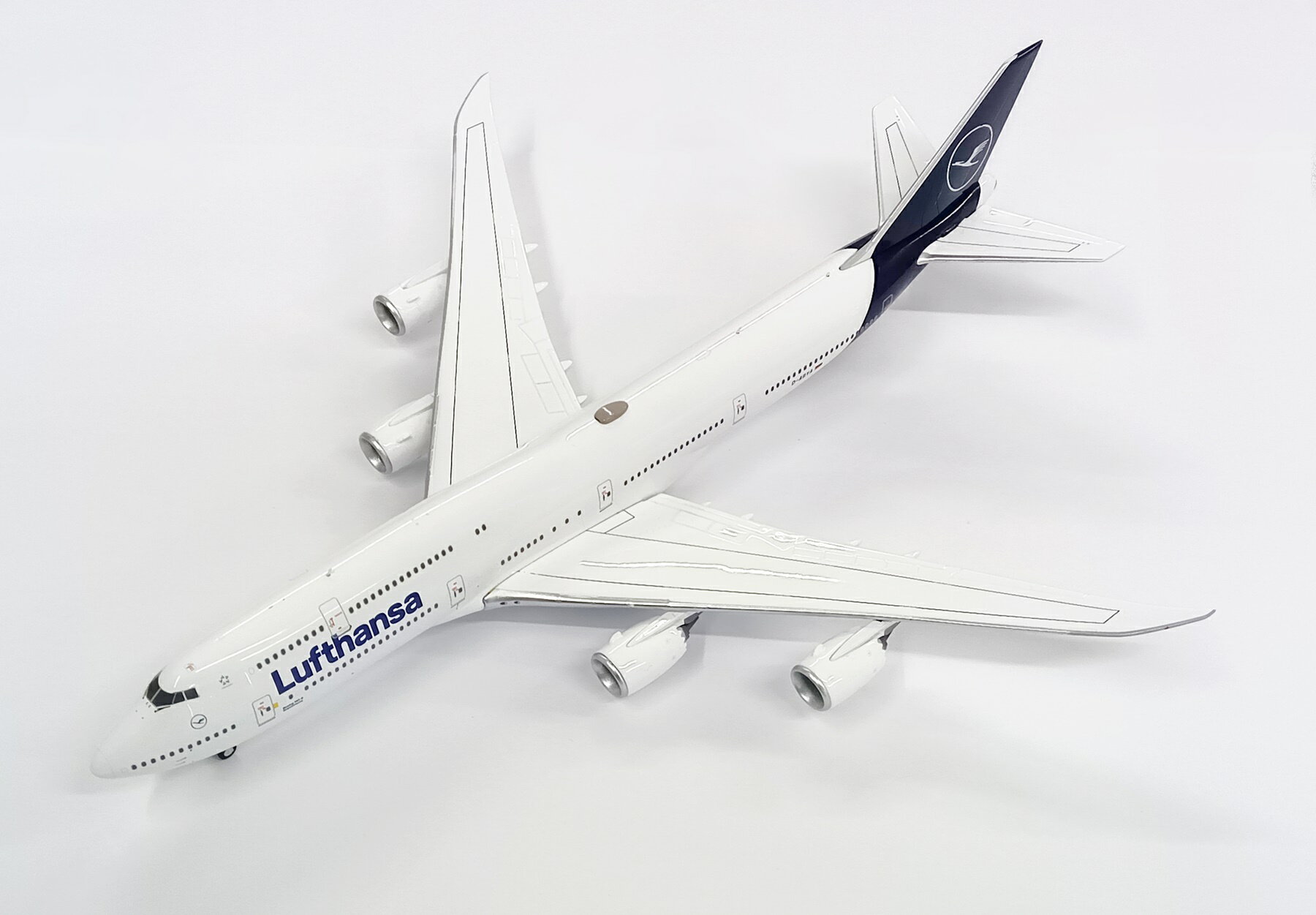 【中古】 その他 完成品(航空機) 民間機 NGmodel 1/400 78027 ボーイング747-8 ルフトハンザ航空 D-ABYA 【B】 外箱傷み・蓋部破れ 主翼付け根付近変色・塗装擦れ 微細な塗装ムラはご容赦下さい。 2