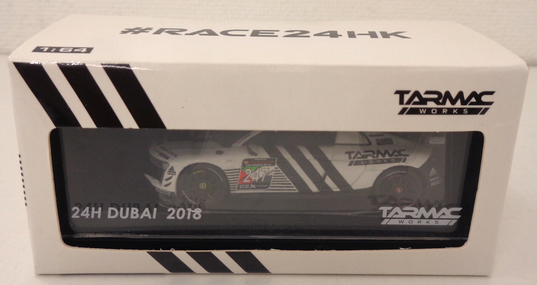 樂天商城 - 【中古】 その他 スケールミニカー(1/64・その他) Tarmac Works　1/64 Audi R8 LMS GT4 Dubai 24 hours 2018 Presentation Version with special container 【A´】 ※若干の外箱傷みあり・商品の性質上多少の塗装ムラ等はご容赦下さい