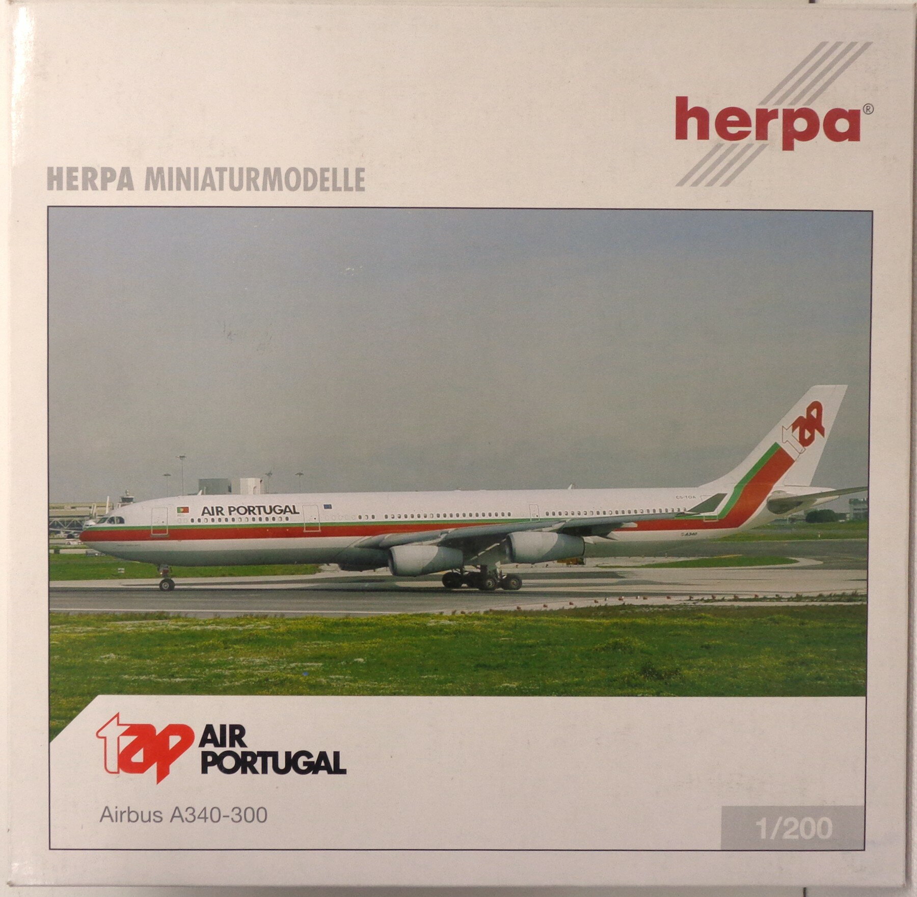 樂天商城 - 【中古】 その他 完成品(航空機) 民間機 ヘルパ・ウィングス　No.550963　TAP Air Portugal Airbus A340-300 with Registration CS-TOA 【C】 ※保護スポンジ傷みあり・本体尾翼変色あり