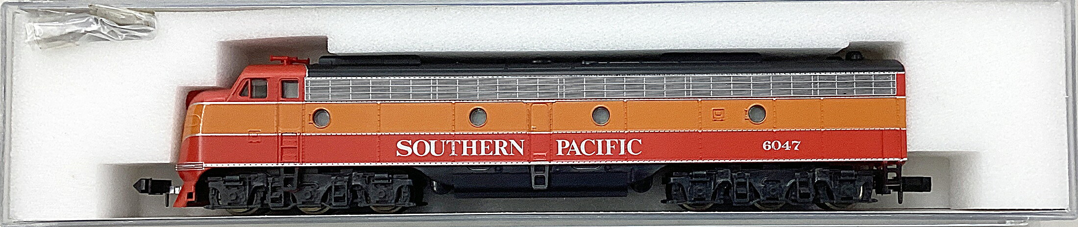 Nゲージ その他 鉄道模型 KATO　176-281　E8/9・A　SP,Daylight　#6047  ケース傷み　　