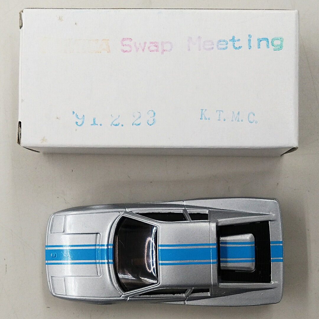 【中古】 タカラトミー トミカ KTMC(京都トミカマニアズクラブ)特注 トミカスワップミーティング '91.2.23 1/60 フェラーリ テスタロッサ(シルバー×水色ライン) 【D】 ※内容物は画像の通りです※傷・使用感有※外箱傷み・汚損有※経年劣化による傷み有