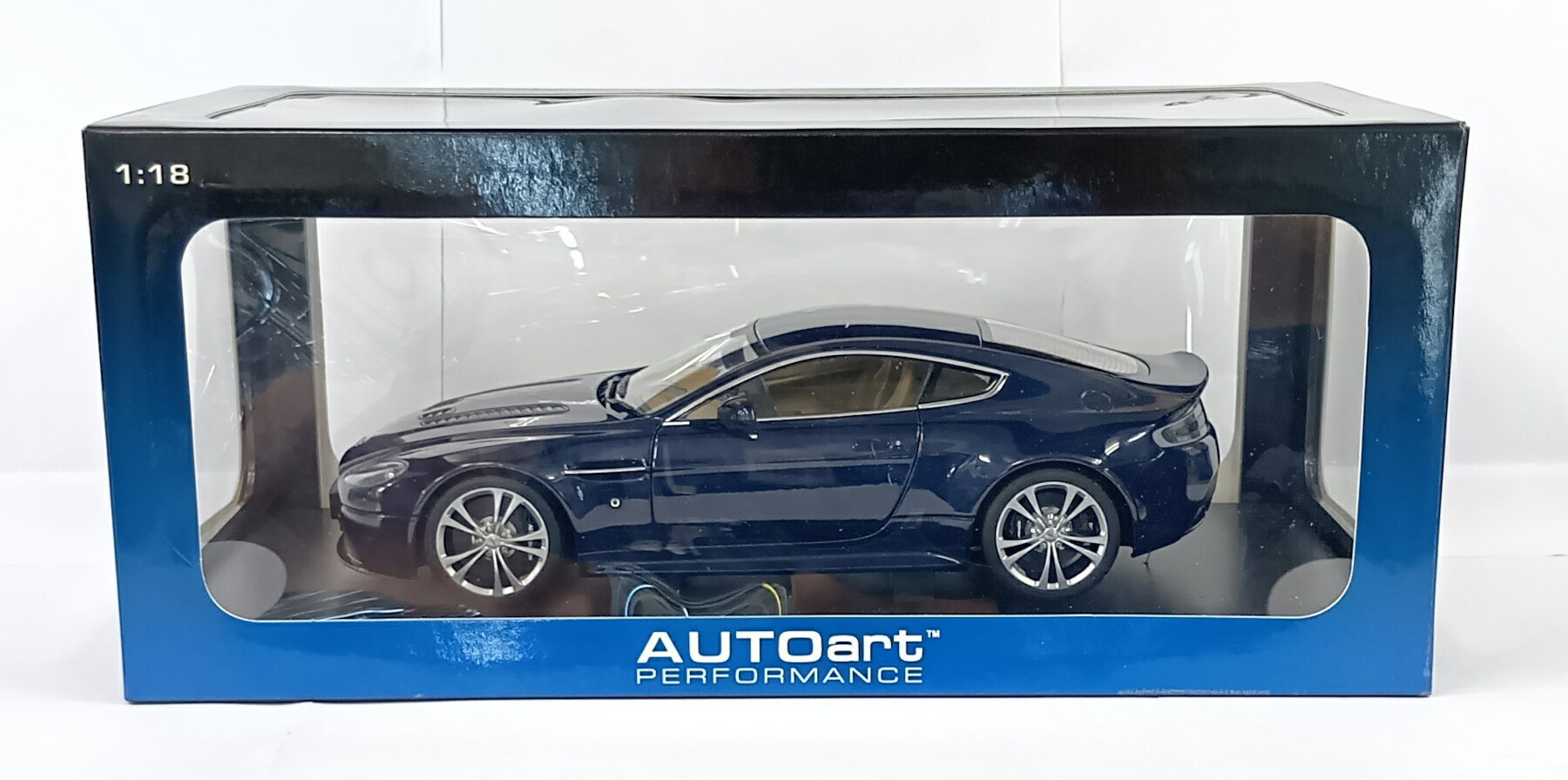 楽天市場】ミニカー アストンマーチン v12 ヴァンテージ sの通販