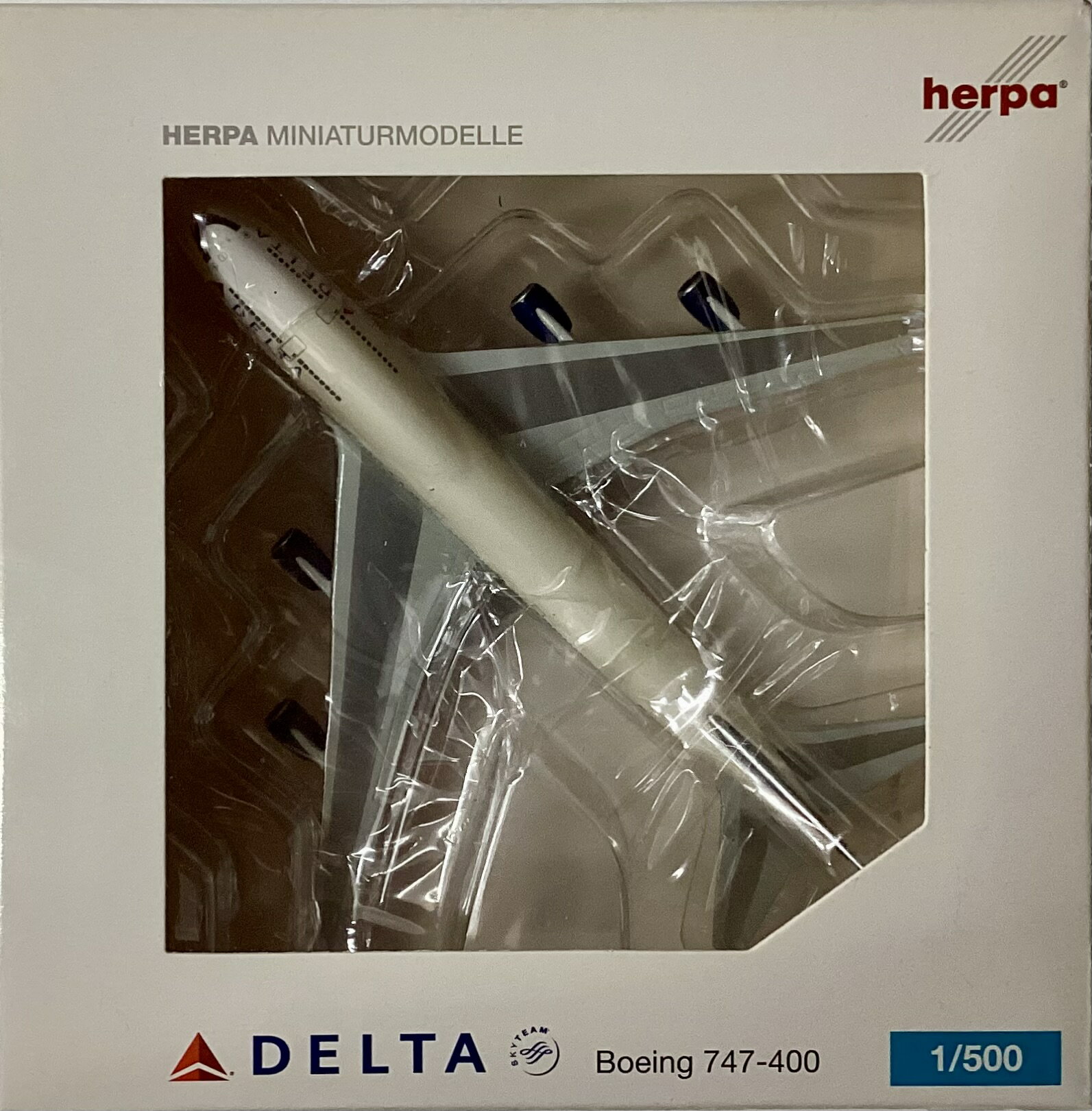 【中古】1/500 herpa(ヘルパ) 506915-001 B747-400 Delta Air N676NW 【C】 開封品 外箱少し傷みあり。※メーカー出荷時の塗装ムラ等はご容赦下さい。