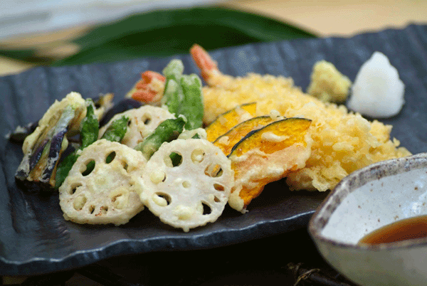 国産 こめ油 500g×12本 送料無料100％国産米の胚芽と米ぬかから抽出!コレステロールが気になる方に！ビタミンE・トコトリエノール・油の食物繊維「植物ステロール」など天然栄養成分豊富[米油/こめあぶら/築野食品/TSUNO][北海道&沖縄送料760円]