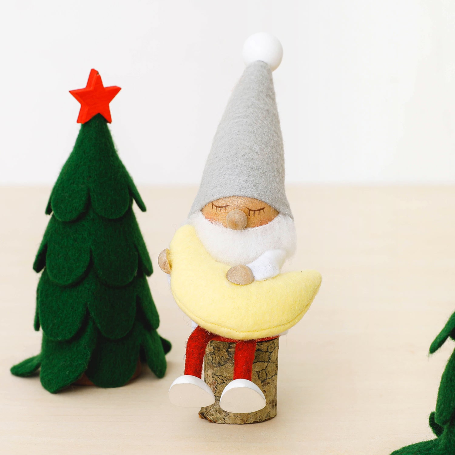 NORDIKA nisse ノルディカ ニッセ 人形 お座りねんねサンタ（月） サンタ サンタクロース クリスマス オブジェ 飾り 木製 北欧 雑貨 置物 プレゼント ギフト