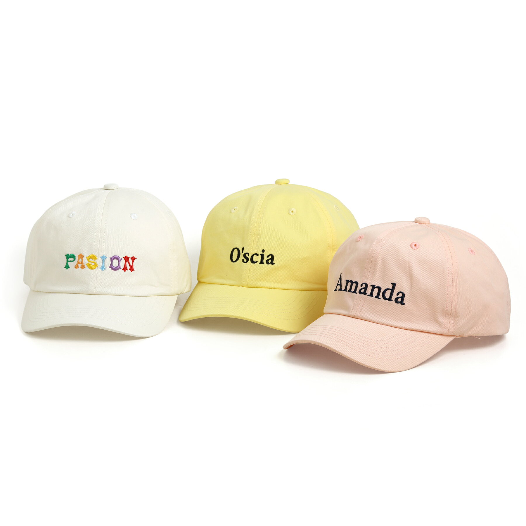 お買い物ガイド カラーによって異なるステッチを施したodds（オッズ）のキャップ。顔周りが明るく見える、やや浅めの作りになっています。カジュアルすぎないデザインで、年齢関係なく着用していただけます。サイズ調整可能なアジャスター付き。 サイズ頭周 / 57.5 (cm)※調節可 高さ / 11.5 (cm)ツバ / 6.5 (cm) 素材綿 生産中国 パッケージPP袋　