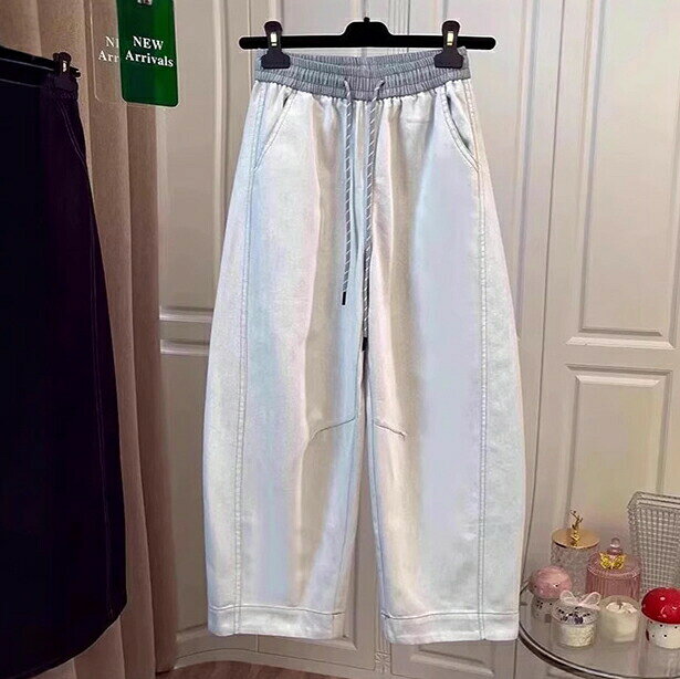 Women's Wide-Leg Denim Pants, Light Wash, Elastic Waistband with Drawstring, Banana Pants, 9/10 Length, Relaxed Fit, Stylish, Simple, Figure-Flattering, Leg-Lengthening Effect, Suitable for Women in their 30s, 40s, and 50s, Elegant, Loose Silhouette