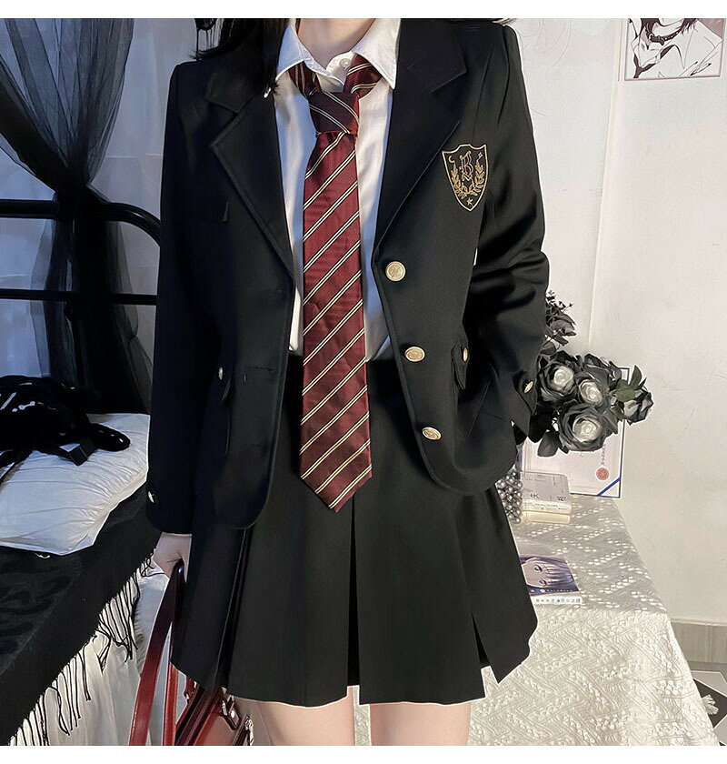 人気検索キーワード：卒業式 スーツ 女の子 制服 ブレザー 入学式 成人式 学生服 受験 スーツ レディース フォーマルスーツ 中学生 3点セット 女子高生 発表会 高校生 jk制服 キッズ ジャケット ブラウス スーツセット 黒 スクールウェア 学生制服 学園祭 結婚式 コスプレ 七五三 ダンス衣装素材：ポリエステル商品内容：ジャケット、スカート、白シャツ（付属品無し）サイズ：ご参考の程S　ジャケット丈56cm　バスト91cm　肩幅38cm　袖丈55cm　スカート丈43cm　ウエスト60-64cmM　ジャケット丈57cm　バスト95cm　肩幅39cm　袖丈56cm　スカート丈43cm　ウエスト64-68cmL　ジャケット丈58cm　バスト101cm　肩幅40cm　袖丈57cm　スカート丈43cm　ウエスト68-72cmXL/LL　ジャケット丈59cm　バスト104cm　肩幅41cm　袖丈58cm　スカート丈43cm　ウエスト72-76cm注意事項：★沖縄など離島地域送料追加1600円★モニターの環境によって、実物と色見が多少異なる場合がございますのでご了承下さい。★大変恐れ入りますがご注文後に商品が品切れとなってしまった際には、メールもしくは電話にてご連絡いたします。【原産国／製造国: 中国】 .卒業式 スーツ 女の子 制服 スーツ 入学式 女子 ブレザー 学生服 受験 スーツ レディース フォーマルスーツ 女子高生 発表会 高校生 中学生 3点セット jk制服 キッズ ジャケット ブラウス スーツセット 黒 スクールウェア 学生制服 学園祭 結婚式 コスプレ 七五三 ダンス衣装など多様なシーンに適したスーツセットです。フォーマル 礼服 制服セット 通学 制服スーツ 学生服セット おしゃれ セットアップ 上下セット 学校行事 卒園式 卒業式スーツ 女子スーツ 子供服 学校制服 注目 最新 人気 かわいい 黒スーツなど長期間使用可能で、セールやランキングでも注目される商品です。。 指定された配送時間は承っておりません。【グリッターショップ】 メーカー希望小売価格はメーカーカタログに基づいて掲載しています