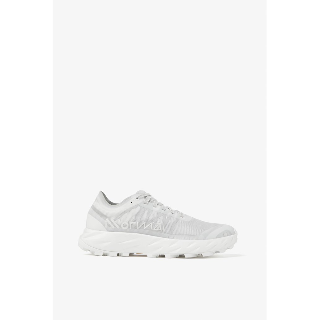 NNORMAL（ノーマル） Kjerag Brut White ユニセックス trail running shoes performance technical terrain drainage Vibram Megagrip White N1ZKSM1-001