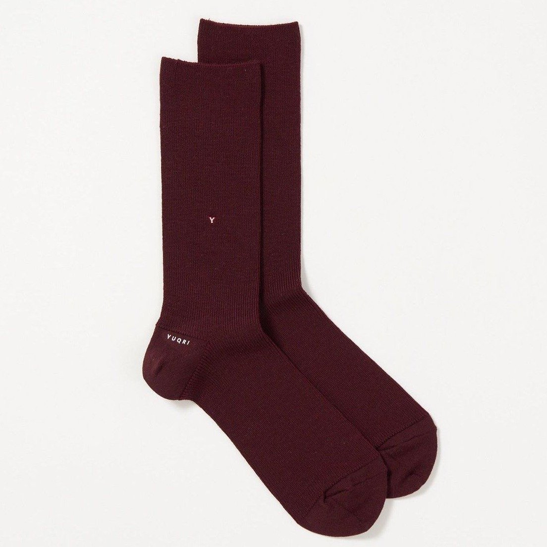 メーカー希望小売価格はメーカーサイトに基づいて掲載しています[ YUQRI（ユクリ）] Satin wooly　126400093 Info YUQRI126400093 | Satin wooly ------ サテンのような光沢と温かみのある表情がシーズンムードを高める1足。とろけるような柔らかさを感じることができるスーパー120'sウールを使用し、上質な履き心地を実現しています。 原産国日本 Fabric ウール80％　ナイロン19％　ポリエステル1％ Size 11：22-27cm ※サイズに関しては商品により1～2cmの誤差が発生する場合がありますので、予めご了承ください。※こちらの商品のサイズ感はブランド指定の表記となっております。 Attention ※掲載写真はパソコンのモニターによって実物と色味が異なる場合がございます。※商品は実店舗での販売もしておりますので、タイムラグにより在庫数のずれが生じる場合がございます。万が一品切れの場合は誠に申し訳ございませんが、何卒、ご容赦の程お願い申し上げます。 &nbsp;