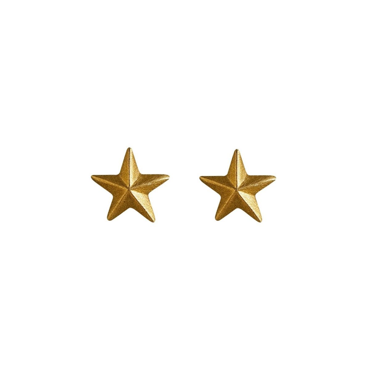 メーカー希望小売価格はメーカーサイトに基づいて掲載しています【 baqless(バックレス) 】世の女性たちが悩まされている 「キャッチによる締め付けの不快感」「ピアスの紛失」という問題を解決しようと思い立ち、 『バックキャッチのないピアス』の開発を始めます。 キャッチ一体型のピアスならキャッチの脱落そのものをなくせると考え、 ジュエリーデザイナーとしての知識と技術を生かしていくつもの試作品を製作。 Info BAQLESS261AM-PL-YG | Amity Polaris Gold ------ マット仕上げを施した質感豊かなスターが、耳元を上品に彩るピアス。 小ぶりながらシャープなラインと光沢を抑えたマットな表情が印象的で、 シンプルな装いにも遊び心のあるアクセントを加えます。 カジュアルにもきれいめにも合わせやすい、洗練されたデザインです。 Fabric シルバー925/18金メッキ、サージカルステンレス Size ペア（両耳用） / ハーフ（片耳用） ※サイズに関しては商品により1～2cmの誤差が発生する場合がありますので、予めご了承ください。※こちらの商品のサイズ感はブランド指定の表記となっております。 Attention ※シューズの場合、製法上、接着剤の付着や縫製のズレ・歪みがある場合がございますが、不良品ではございませんので予めご了承ください。※掲載写真はパソコンのモニターによって実物と色味が異なる場合がございます。※商品は実店舗での販売もしておりますので、タイムラグにより在庫数のずれが生じる場合がございます。万が一品切れの場合は誠に申し訳ございませんが、何卒、ご容赦の程お願い申し上げます。