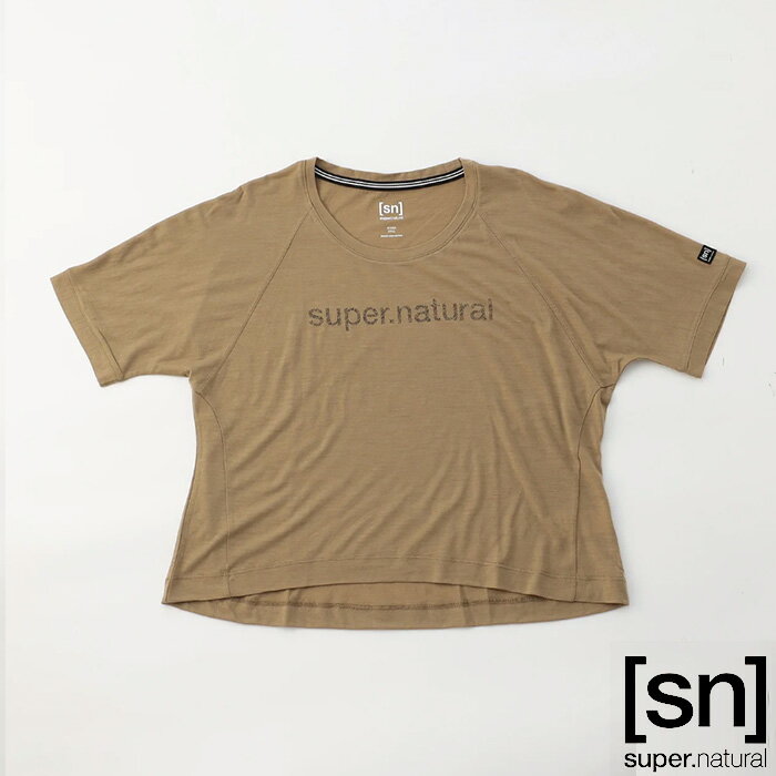 SUPER.NATURAL（スーパー.ナチュラル）W リキッドフロウ Tシャツ　SNW017217　ストレスフリー　デザインTシャツ　ラグランスリーブ　重ね着　ボートネック風