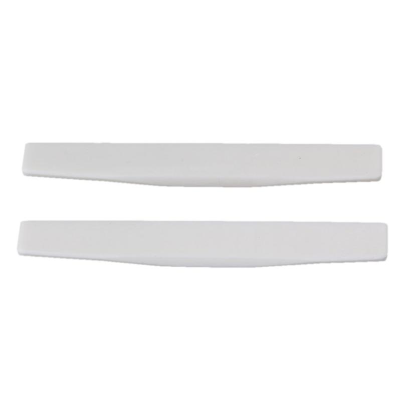 Yibuy 2個入れ 75mm ホワイト 骨ブリッジサドル アコースティックギター用 交換 スペアパーツプラスチック製の琴枕より密度が高く、より豊かで安定した音を得ることができ、ギターの音質を改善することができます。ギターの下枕は伝導抵抗を効果的に減少させ、良好な導音性をした。ギター下の琴枕はプラスチック弦枕より荷重性が強く、長時間使用でき、変形や破損しにくい。発音効果はしなやかで一定の靭性を備え、延音を強化することができる。適度なギターの下枕の高さは弦と指板の間の距離を適切にして、あなたが弾く時の最高の手触りをします。
