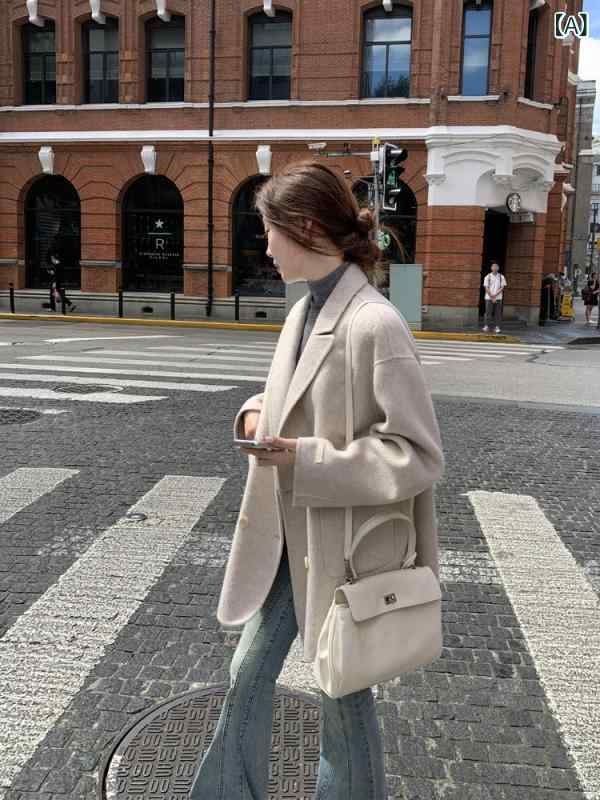 ショート丈 パーカー 羽織り用 アウター 春アウター ショート丈 パーカー 羽織り用 アウター 春アウター 両面は カシミヤの コートの 女性です。