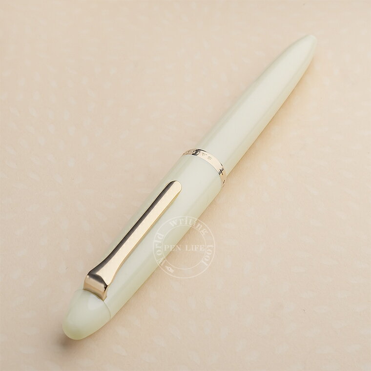 【S152】【ワンチャー×セーラー】限定カラー ふでDEまんねん プロフィット アイボリー 万年筆 美工筆 デコペンタイプ 曲げ角度55度 【宅配便・ミニゆうパケット対応 WANCHER SAILOR ブランド 正規品 保証 国産 日本製 JAPAN 象牙色 特殊ペン先 手紙 イラスト】 hunnyhunt-10008426 筆記具専門店ペンライフ サンプル画像3