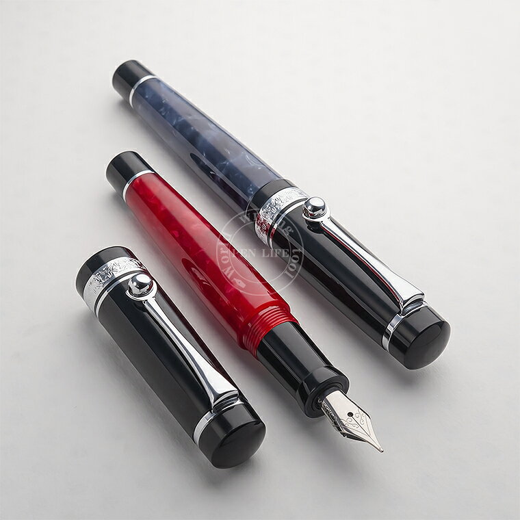 3,500円ぽっきり!!【FPR31】FPR TanoshiiJr コレクション 四季の色を万年筆で再現する新シリーズ 第3弾！レジン製 四季彩 万年筆 冬色 ミニサイズ レッド / ネイビー MF(中細)【即納 宅配便 オリジナル スリムコンパクト カートリッジ コンバーター 両用式 赤 紺 保証】 hunnyhunt-10009062 筆記具専門店ペンライフ サンプル画像2