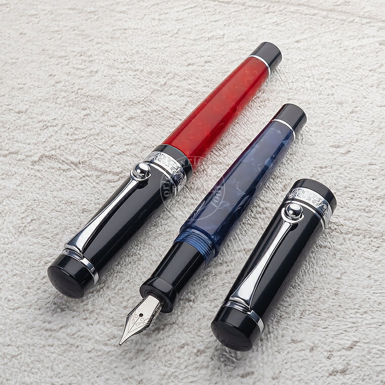 3,500円ぽっきり!!【FPR31】FPR TanoshiiJr コレクション 四季の色を万年筆で再現する新シリーズ 第3弾！レジン製 四季彩 万年筆 冬色 ミニサイズ レッド / ネイビー MF(中細)【即納 宅配便 オリジナル スリムコンパクト カートリッジ コンバーター 両用式 赤 紺 保証】 hunnyhunt-10009062 筆記具専門店ペンライフ サンプル画像3