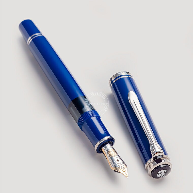 【PEL204】【PELIKAN / ペリカン】生産終了品 スーベレーン M605 Dark Blue / ダークブルー 万年筆 14金 M(中字)【即納 / 宅配便対応 ドイツ 筆記具 送料無料 並行輸入品】