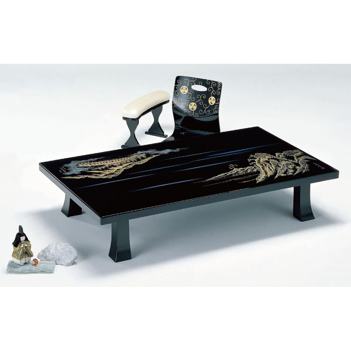 商品詳細（サイズ）■天板・脚部：木製　うるし沈金■脚部型：御所京脚型■サイズ：W1500～1800×D900×H320■補足：完成品／サイズ選択【注意事項】※座卓以外は参考商品です。北海道、沖縄、離島及び中継を伴う場合は、追加送料が必要です...